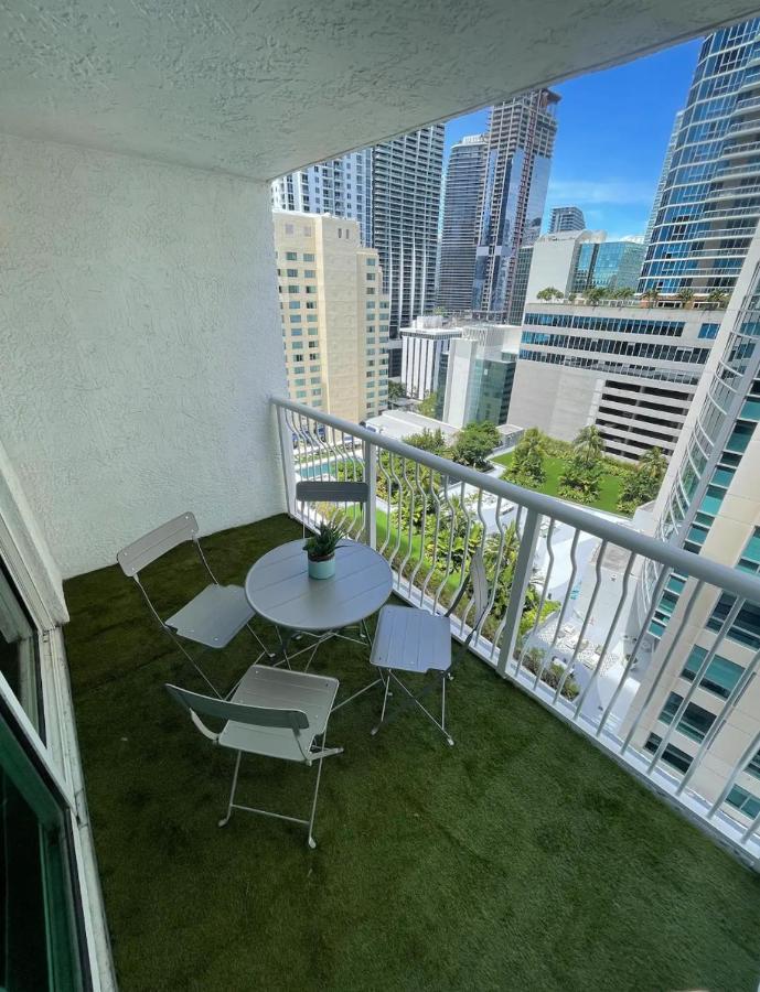 Studios In Brickell With Pool, Gym, Free Parking And Game Room ไมอามี ภายนอก รูปภาพ